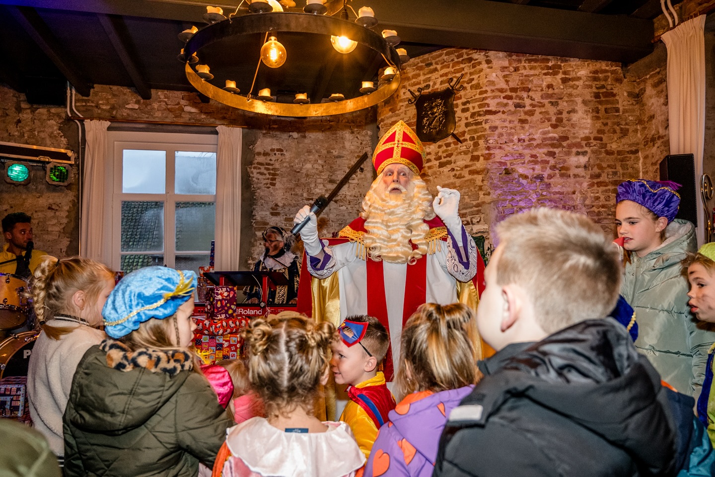Kasteel van Sinterklaas – Oijen – 2025 Op 28, 29 en 30 november opent Sinterklaas de poorten van het Kasteel van Oijen!