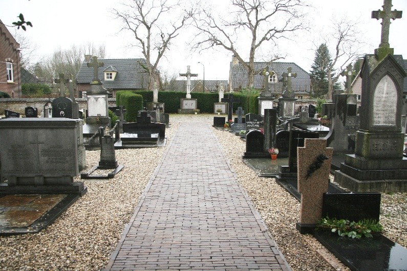 Kerkhof Lithoijen 2015