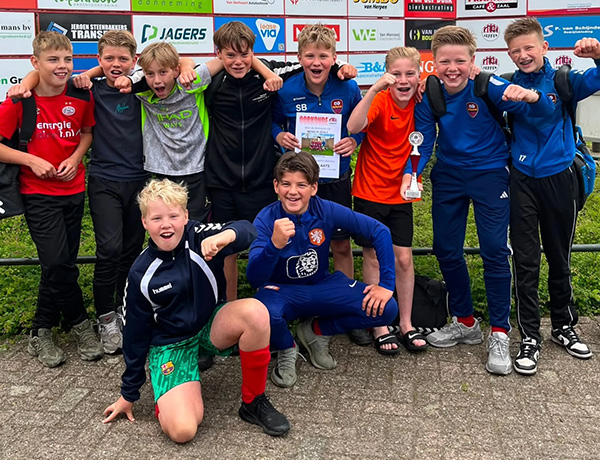 JO12 wint Ruud van Nistelrooij Pupillentoernooi